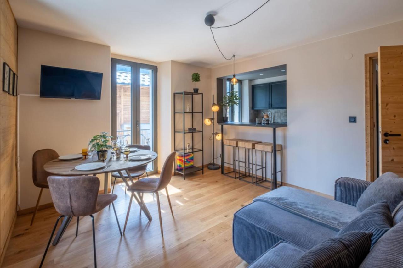 Newly Renovated Apartment With Mont Blanc View Chamonix Exterior photo
